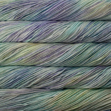 Load image into Gallery viewer, aran weight superwash merino Knitting yarn