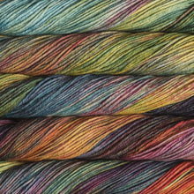 Load image into Gallery viewer, aran weight superwash merino Knitting yarn
