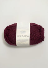 Load image into Gallery viewer, Jo's Yarn Garden alpaca knitting yarn