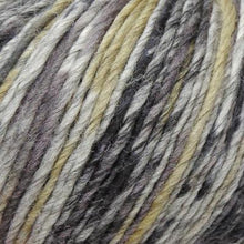 Load image into Gallery viewer, worsted weight merino yarn for knitting
