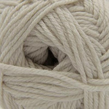 Load image into Gallery viewer, Superwash merino knitting wool yarn