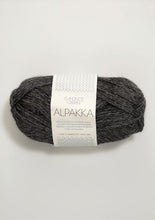 Load image into Gallery viewer, Jo's Yarn Garden alpaca knitting yarn