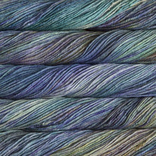 Load image into Gallery viewer, aran weight superwash merino Knitting yarn