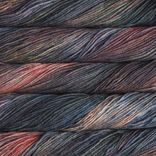 Load image into Gallery viewer, aran weight superwash merino Knitting yarn