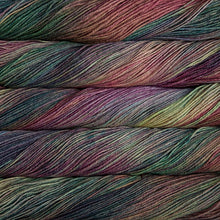 Load image into Gallery viewer, superwash merino hand dyed yarn for knitting