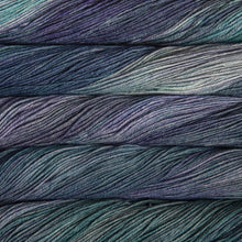 Load image into Gallery viewer, superwash merino hand dyed yarn for knitting