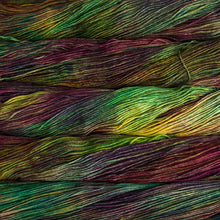Load image into Gallery viewer, superwash merino hand dyed yarn for knitting