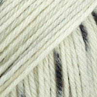 Load image into Gallery viewer, wool nylon blend dk knitting yarn 
