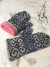 Load image into Gallery viewer, Fiddlehead Mittens
