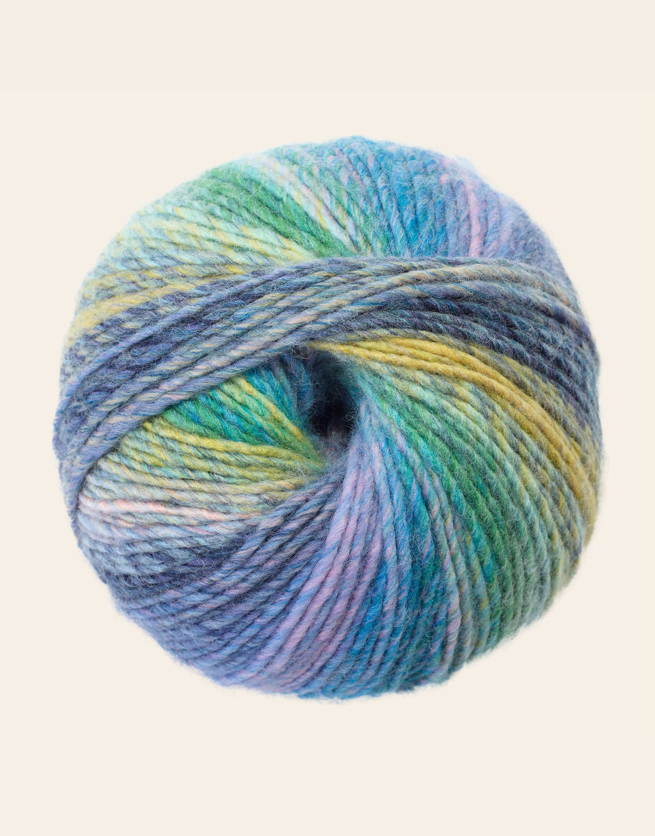 chunky weight acrylic blend knitting yarn